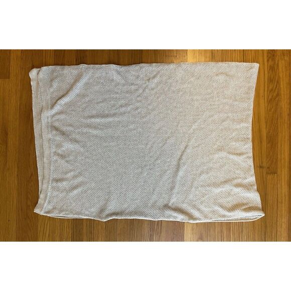 Elegant Cream Poncho Wrap - Picture 7 of 8